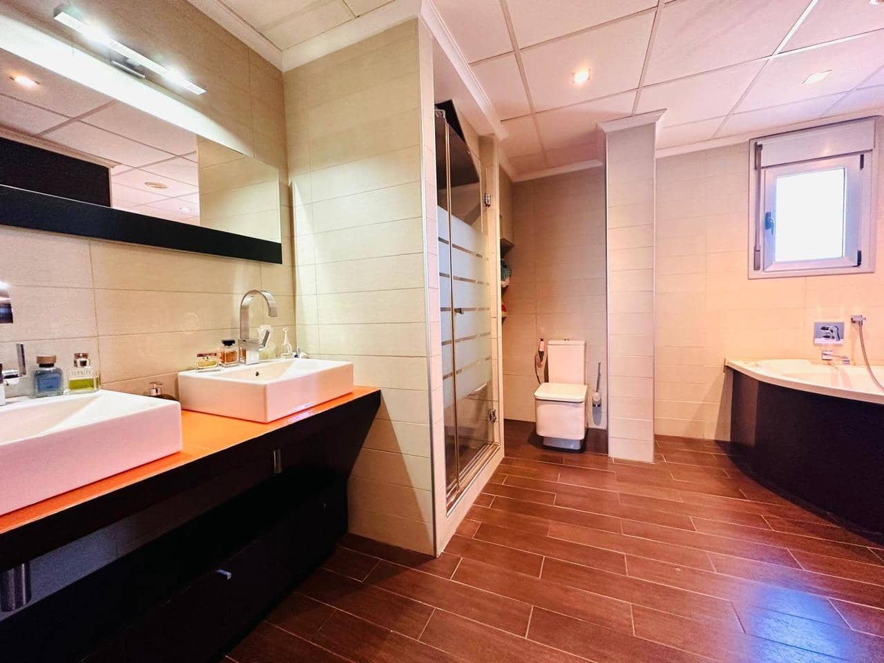 3 makuuhuone Huoneisto myytävänä paikassa Torrevieja - 490 000 € (Ref: 9155693)