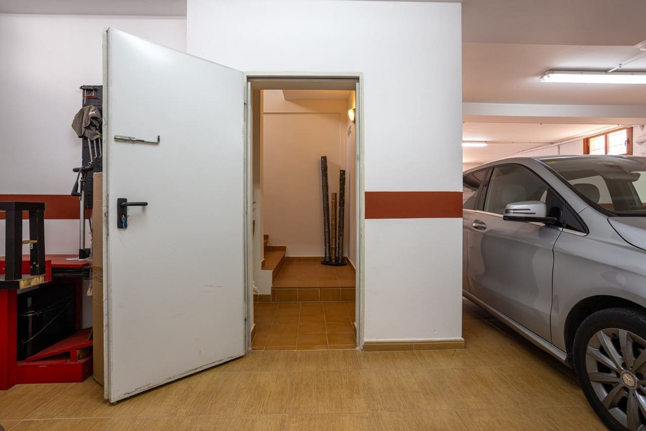 Chalet de 4 habitaciones en Los Montesinos en venta - 750.000 € (Ref: 9155713)