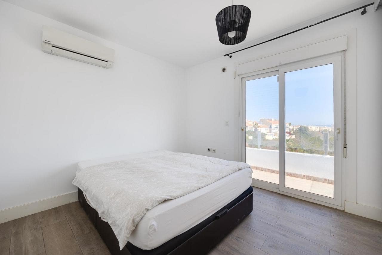 2 quarto Moradia para venda em Torrevieja com piscina - 290 000 € (Ref: 9155721)
