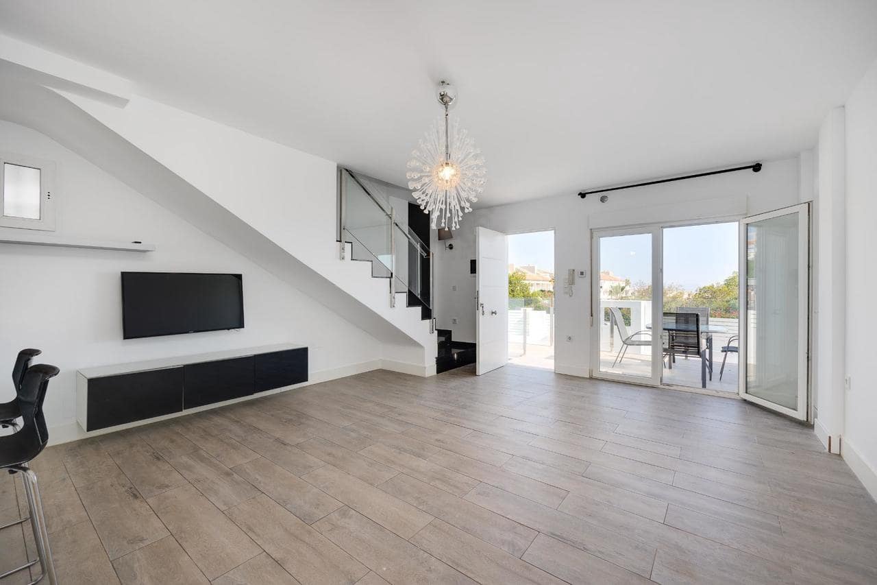 2 quarto Moradia para venda em Torrevieja com piscina - 290 000 € (Ref: 9155721)