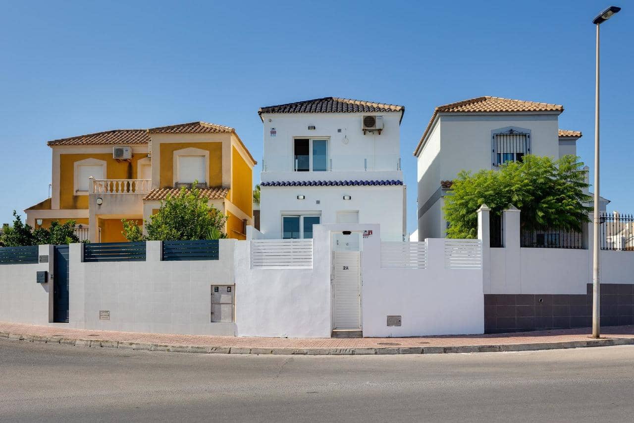 2 quarto Moradia para venda em Torrevieja com piscina - 290 000 € (Ref: 9155721)