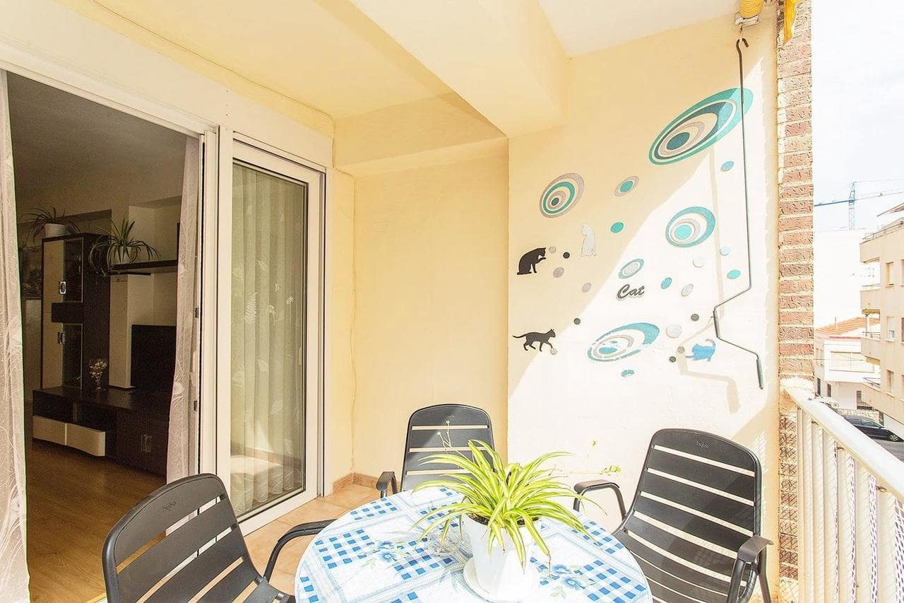 Apartamento de 3 habitaciones en Torrevieja en venta - 200.000 € (Ref: 9155729)