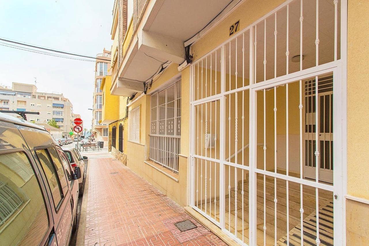 Apartamento de 3 habitaciones en Torrevieja en venta - 200.000 € (Ref: 9155729)