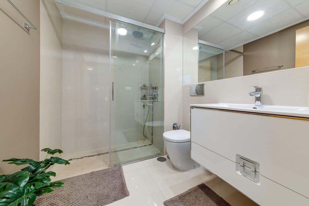 3 sypialnia Dom na sprzedaż w Torrevieja z basenem - 340 000 € (Ref: 9155751)