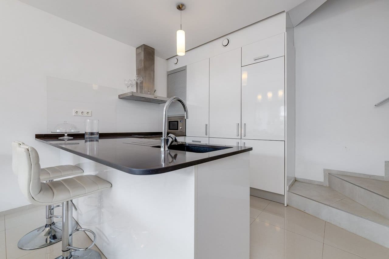 3 sypialnia Dom na sprzedaż w Torrevieja z basenem - 340 000 € (Ref: 9155751)