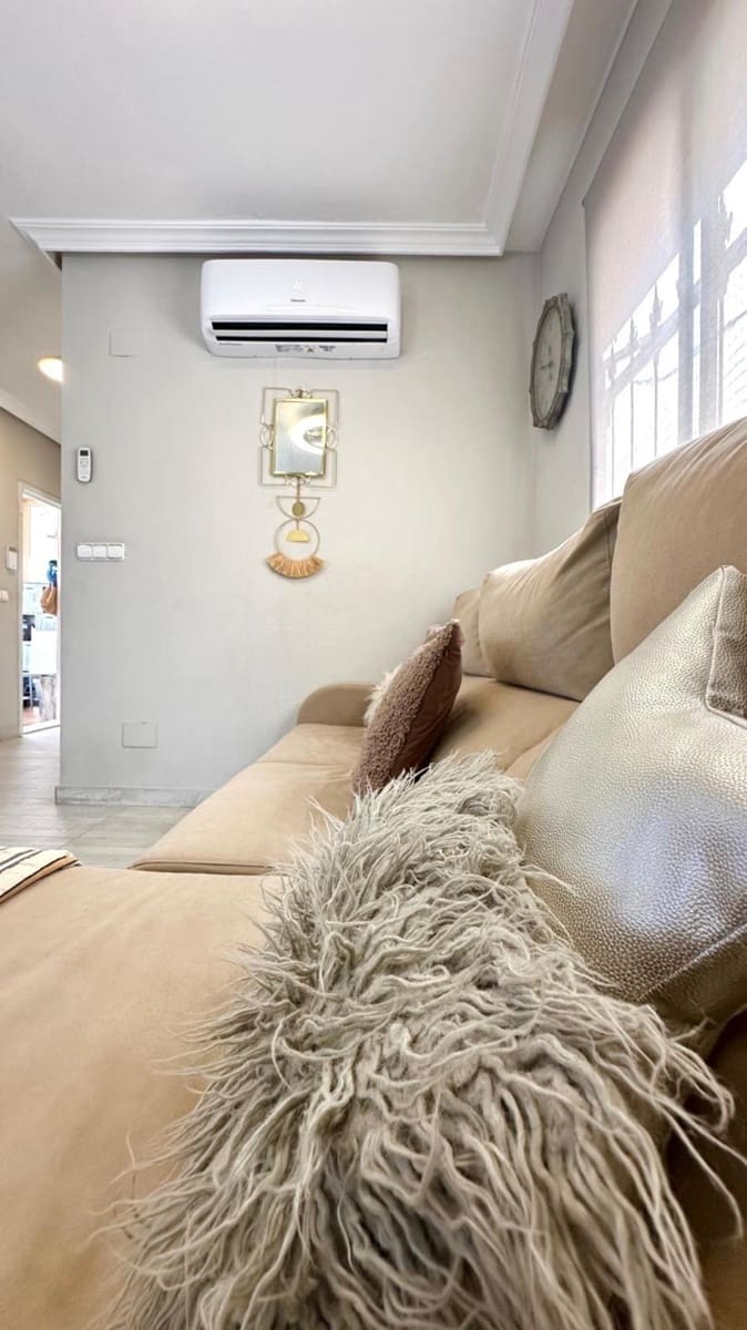 4 bedroom Villa for sale in Orihuela Costa with pool - € 420,000 (Ref: 9155768)