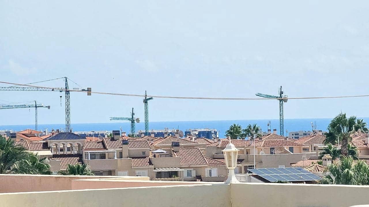 2 sovrum Lägenhet till salu i Orihuela Costa med pool - 135 000 € (Ref: 9155801)