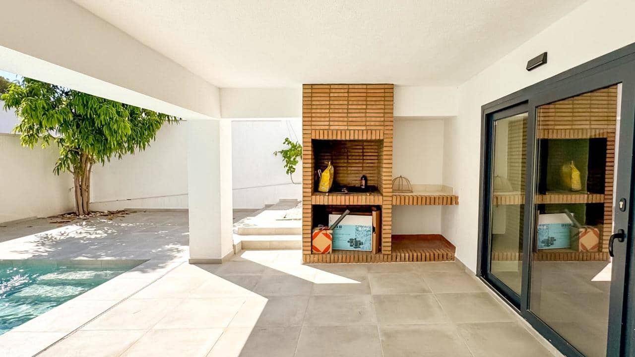 4 soveværelse Villa til salg i Torrevieja med swimmingpool - € 995.000 (Ref: 9155812)