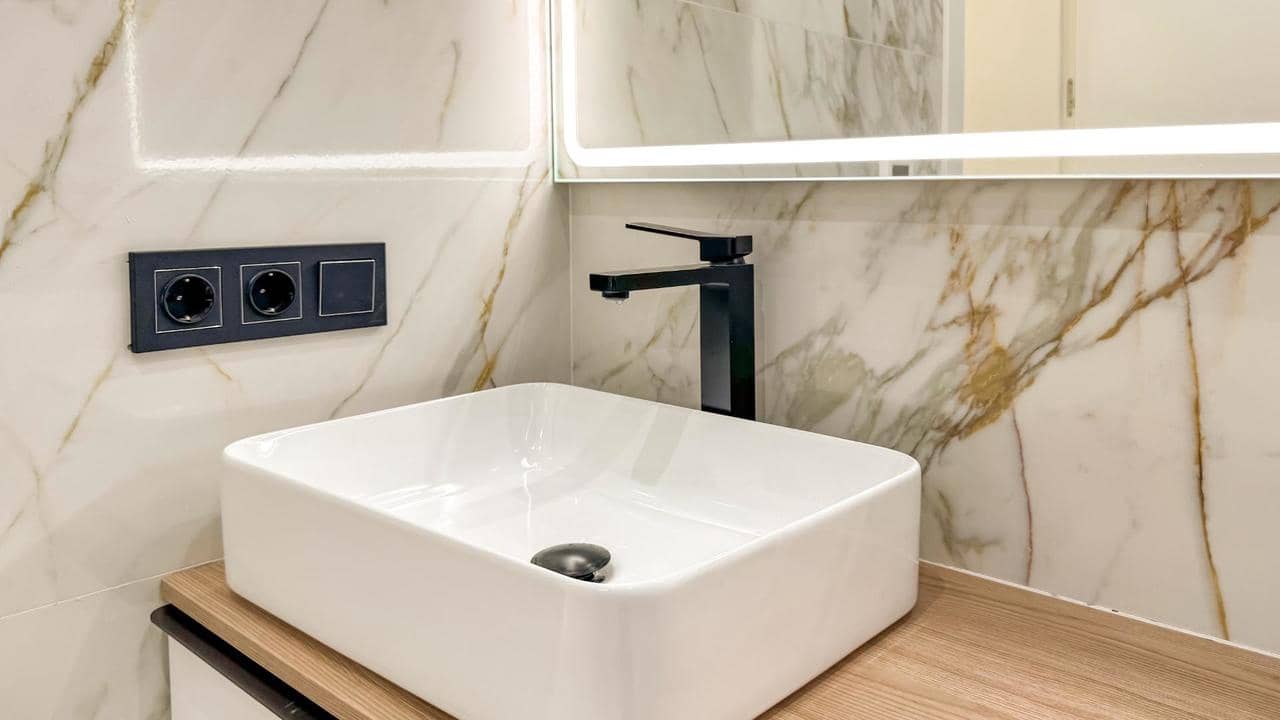 4 soveværelse Villa til salg i Torrevieja med swimmingpool - € 995.000 (Ref: 9155812)