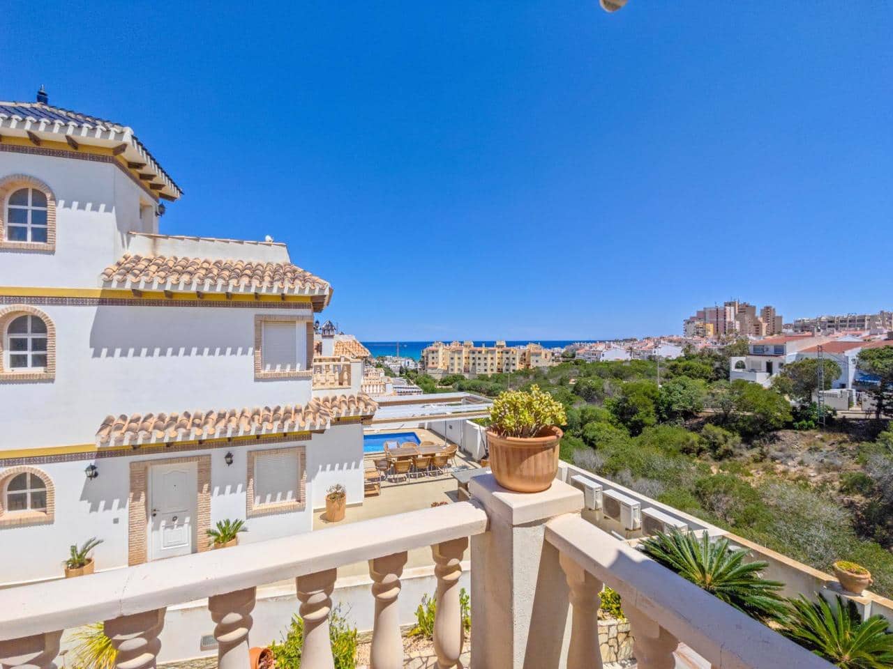 3 sypialnia Willa na sprzedaż w Torrevieja - 450 000 € (Ref: 9155860)