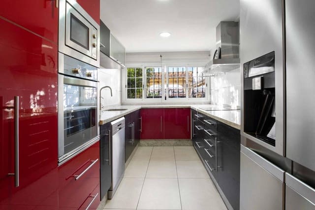 5 soveværelse Byhus til salg i Dehesa de Campoamor, Orihuela med swimmingpool - € 350.000 (Ref: 9155866)