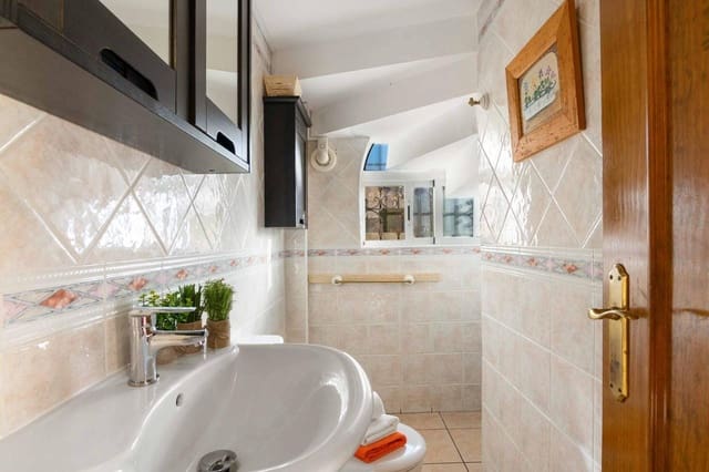 5 Zimmer Villa zu verkaufen in Dehesa de Campoamor, Orihuela mit Pool - 350.000 € (Ref: 9155866)