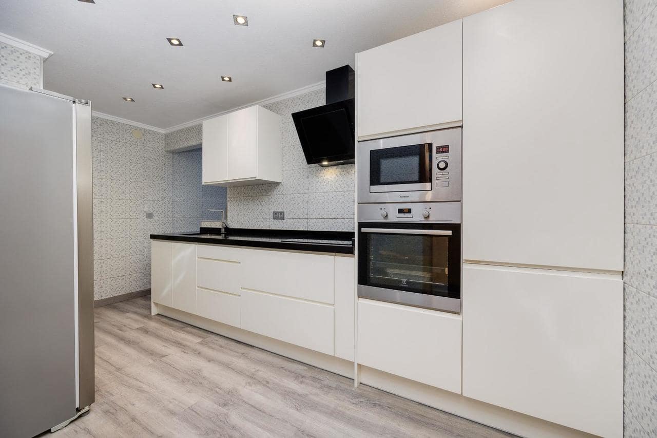 Apartamento de 3 habitaciones en Torrevieja en venta con piscina - 264.969 € (Ref: 9155869)