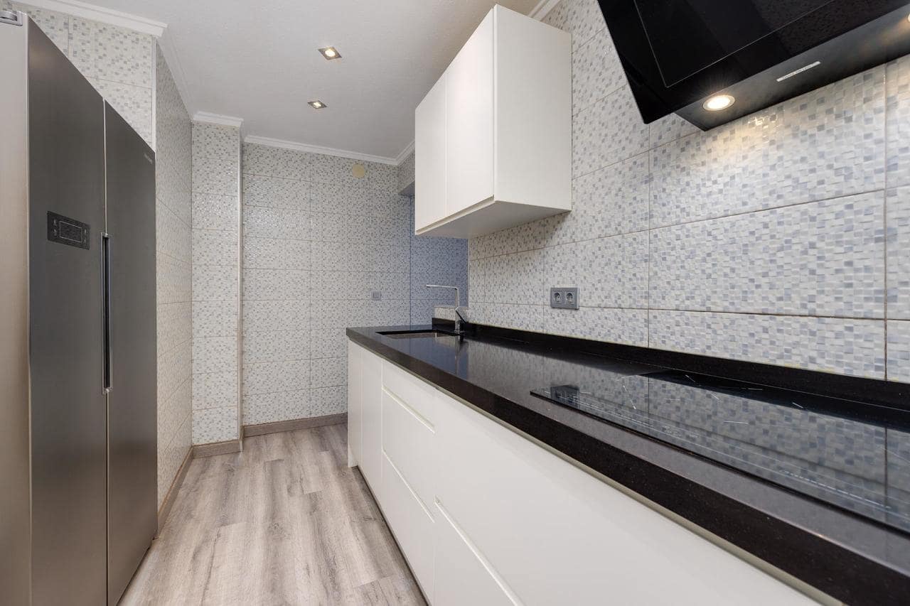 Apartamento de 3 habitaciones en Torrevieja en venta con piscina - 264.969 € (Ref: 9155869)