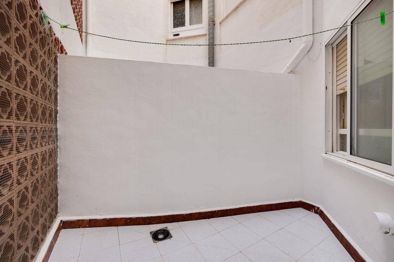 Apartamento de 3 habitaciones en Torrevieja en venta con piscina - 264.969 € (Ref: 9155869)