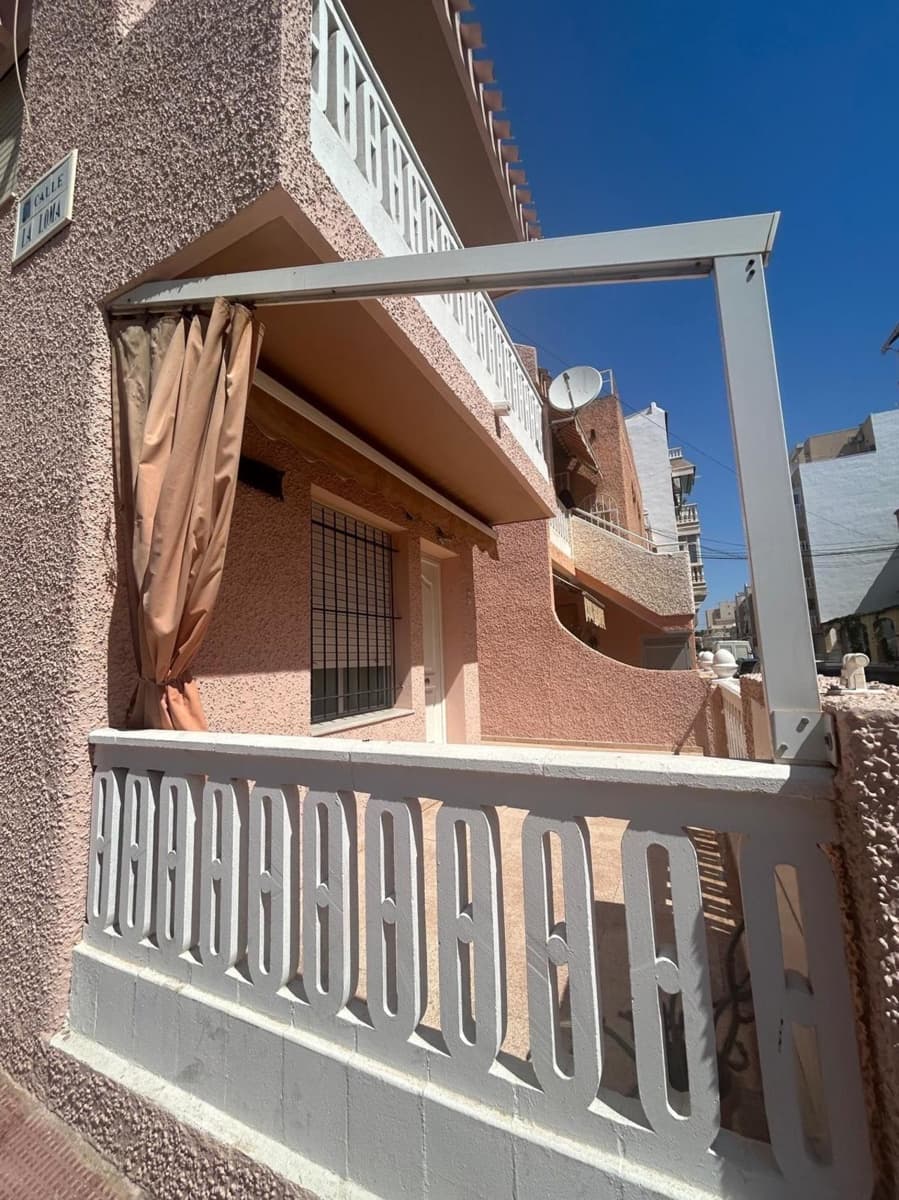 3 soveværelse Byhus til salg i Torrevieja - € 229.900 (Ref: 9155881)