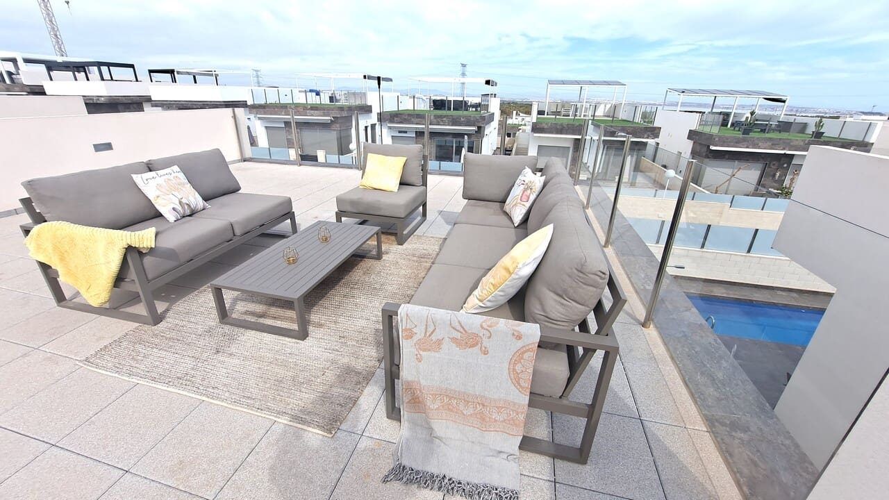 3 bedroom Villa for sale in Orihuela Costa - € 369,950 (Ref: 9155947)