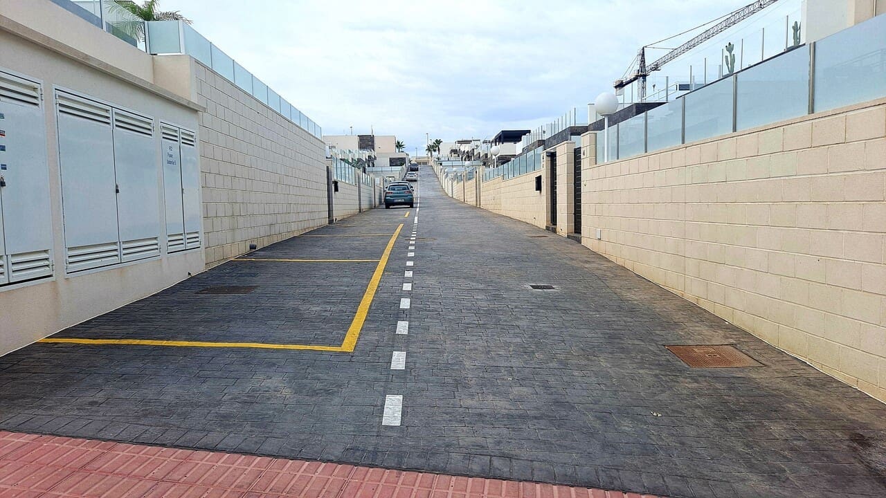 3 bedroom Villa for sale in Orihuela Costa - € 369,950 (Ref: 9155947)