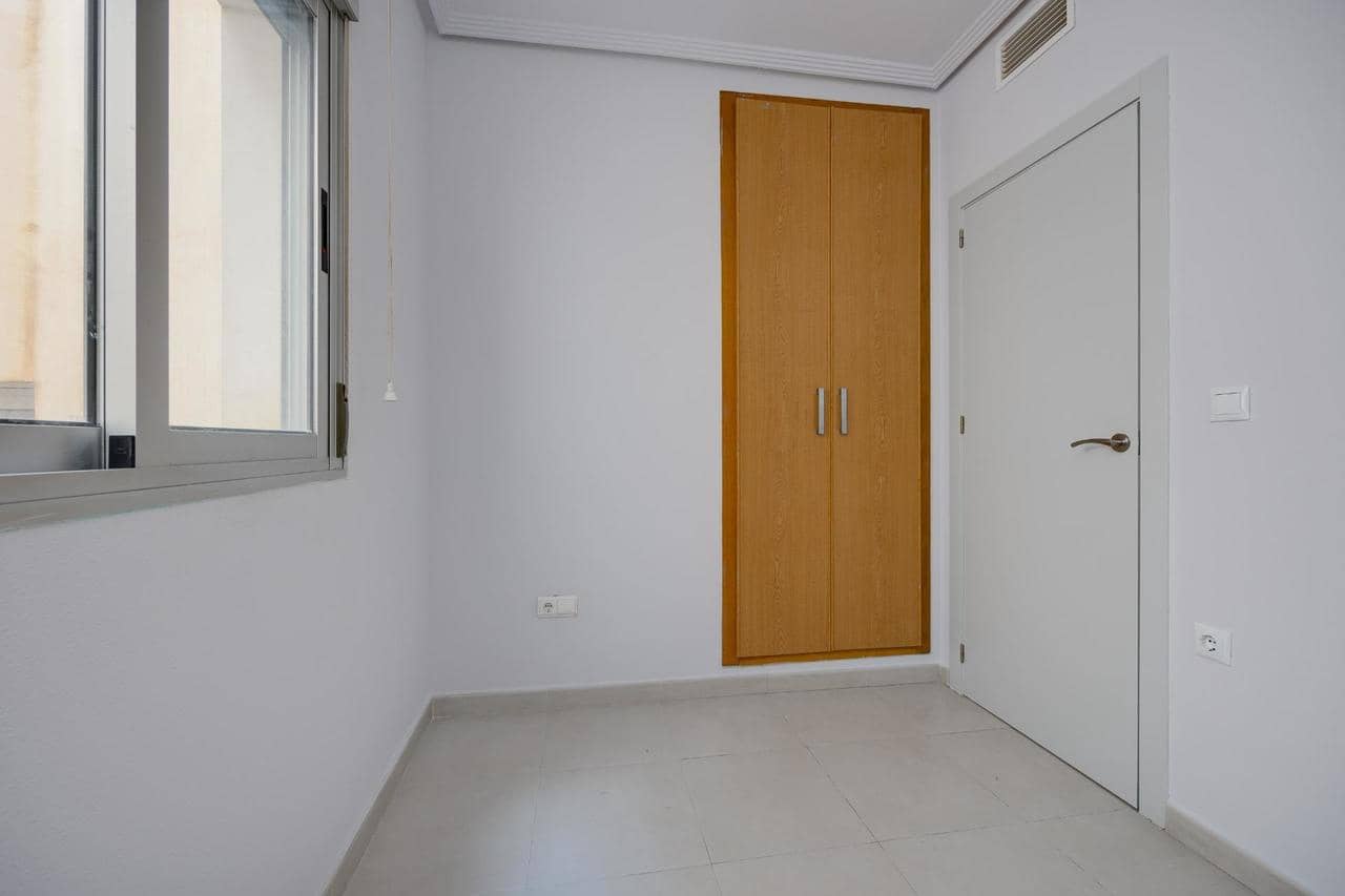 3 soveværelse Lejlighed til salg i Torrevieja - € 178.995 (Ref: 9155948)