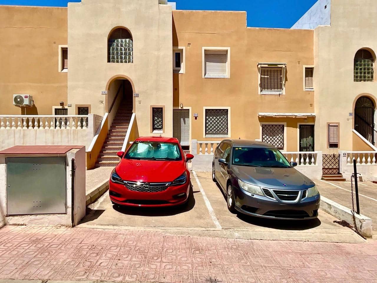 2 Zimmer Bungalow zu verkaufen in Torrevieja mit Pool - 156.000 € (Ref: 9155956)