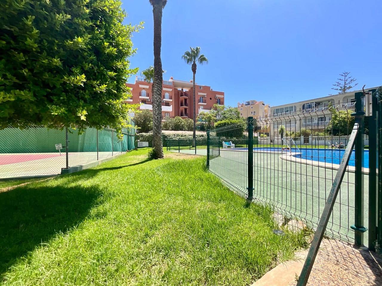 2 Zimmer Bungalow zu verkaufen in Torrevieja mit Pool - 156.000 € (Ref: 9155956)