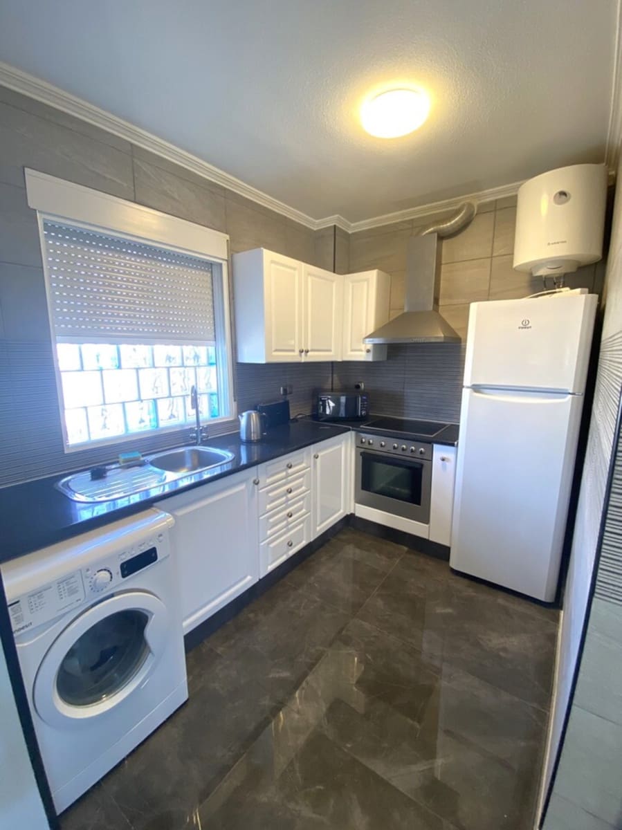 5 bedroom Villa for sale in La Zenia - € 365,000 (Ref: 9155957)