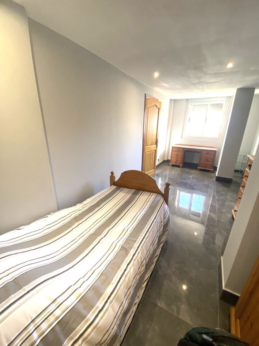 5 bedroom Villa for sale in La Zenia - € 365,000 (Ref: 9155957)