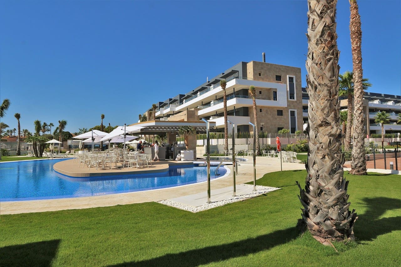 2 slaapkamer Appartement te koop in Playa Flamenca - € 397.000 (Ref: 9155973)