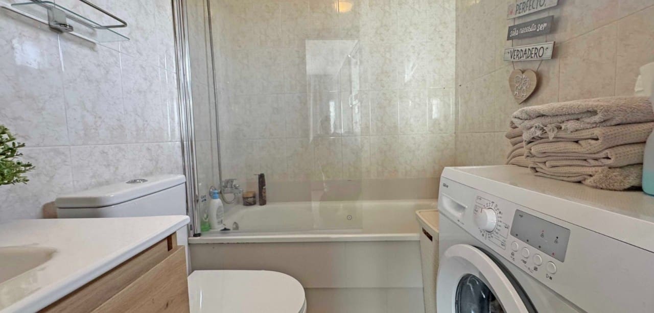 3 bedroom Apartment for sale in Torrevieja - € 269,000 (Ref: 9156007)