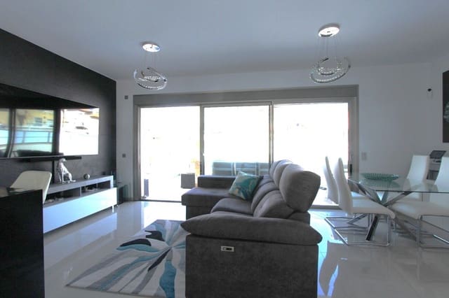 3 soveværelse Villa til salg i Villamartin, Orihuela med swimmingpool - € 549.995 (Ref: 9156012)