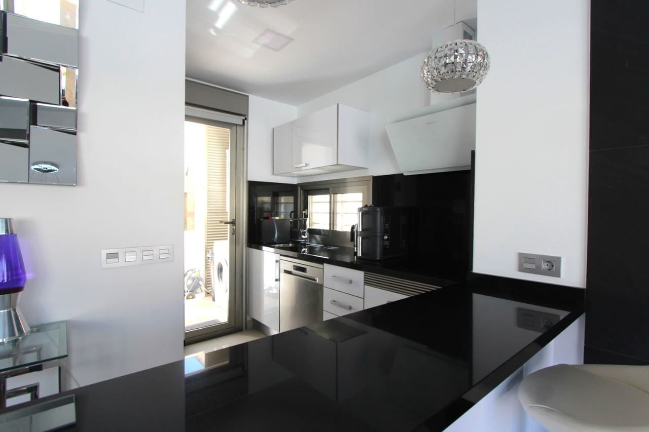 3 bedroom Villa for sale in Villamartin with pool - € 549,995 (Ref: 9156012)