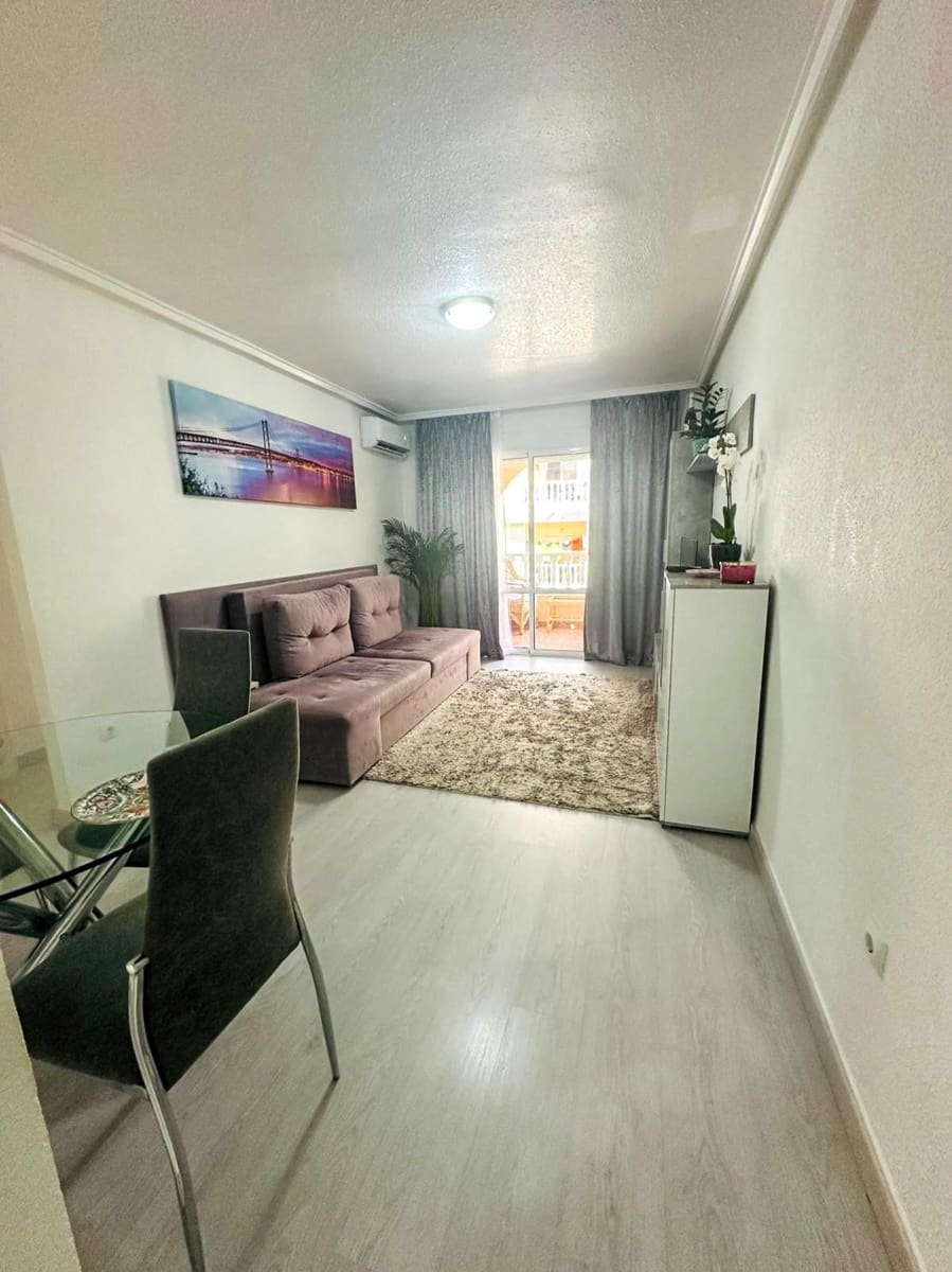 2 makuuhuone Huoneisto myytävänä paikassa Torrevieja - 144 000 € (Ref: 9156021)