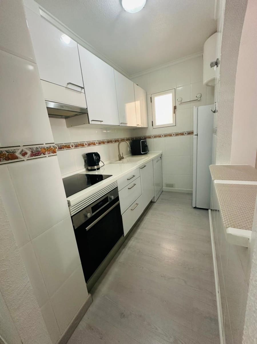 2 makuuhuone Huoneisto myytävänä paikassa Torrevieja - 144 000 € (Ref: 9156021)