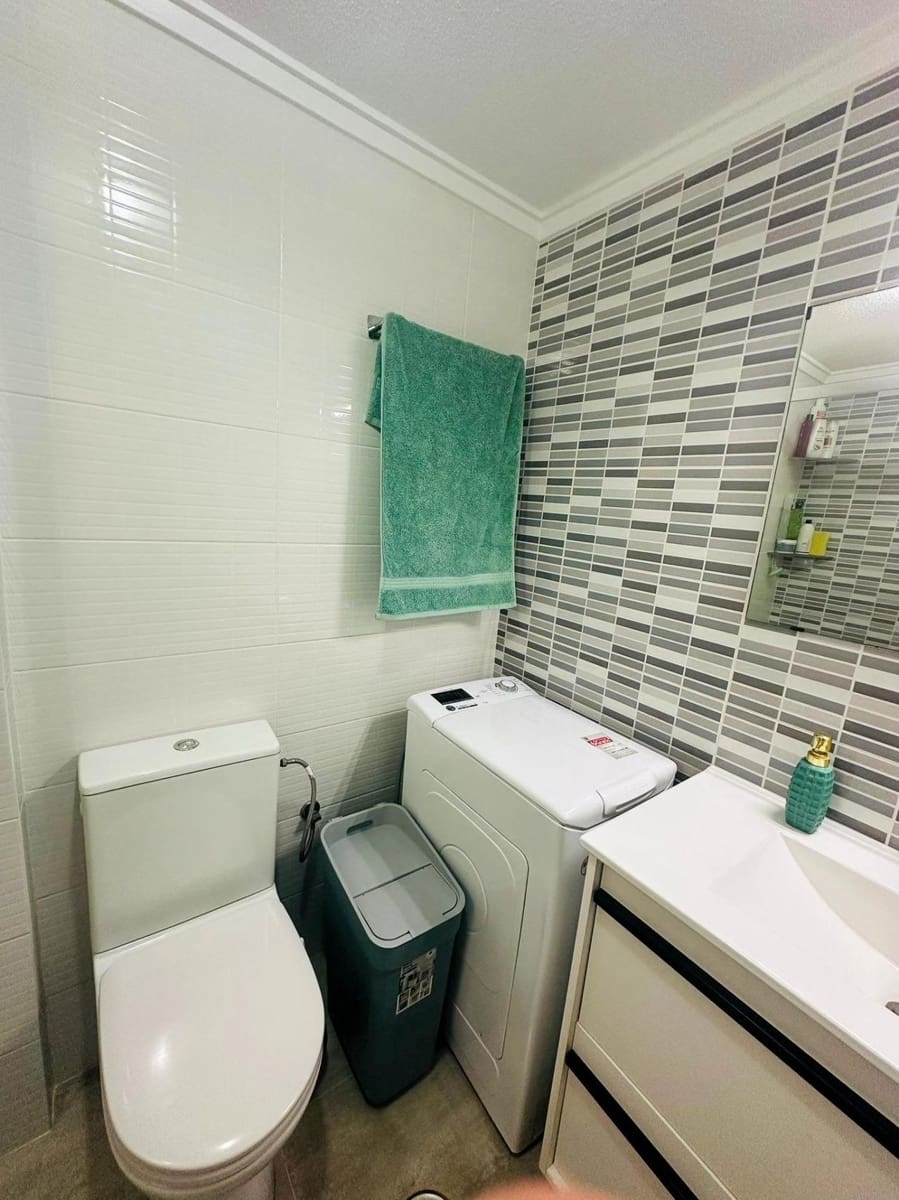 2 makuuhuone Huoneisto myytävänä paikassa Torrevieja - 144 000 € (Ref: 9156021)