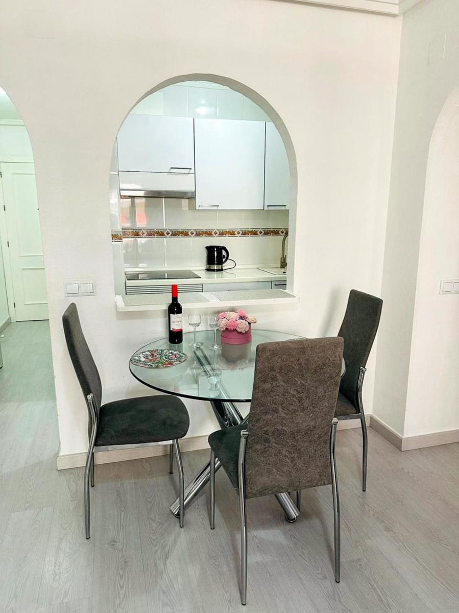 2 makuuhuone Huoneisto myytävänä paikassa Torrevieja - 144 000 € (Ref: 9156021)