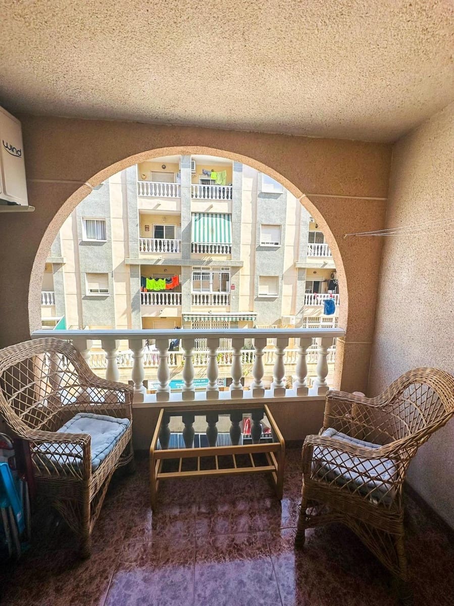 2 makuuhuone Huoneisto myytävänä paikassa Torrevieja - 144 000 € (Ref: 9156021)