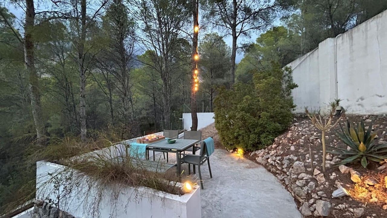 5 bedroom Villa for sale in Altea - € 750,000 (Ref: 9160846)