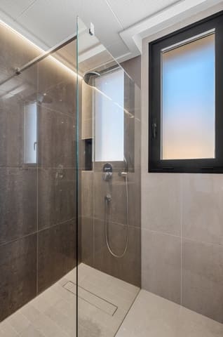 4 soverom Villa til salgs i Zona Pueblo, Guardamar del Segura med svømmebasseng - € 1 390 000 (Ref: 9165571)