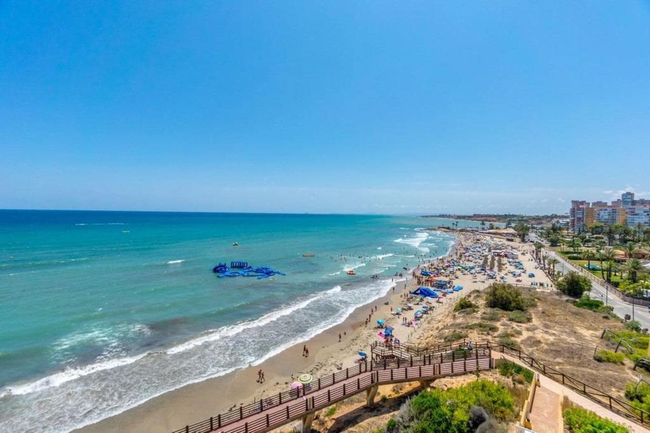 3 bedroom Apartment for sale in Campoamor with pool garage - € 599,000 (Ref: 9166825)