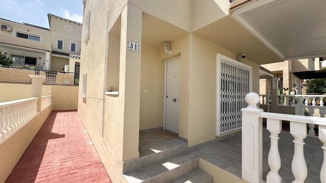 3 makuuhuone Omakotitalo myytävänä paikassa San Miguel de Salinas mukana uima-altaan - 345 000 € (Ref: 9166828)