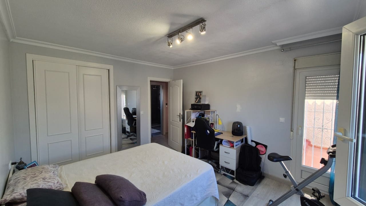 3 Zimmer Haus zu verkaufen in Torrevieja - 235.000 € (Ref: 9166834)