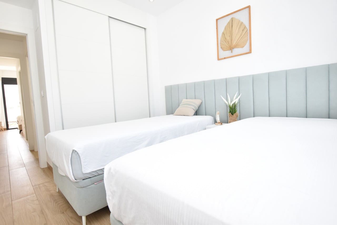 Apartamento de 2 habitaciones en Torrevieja en venta - 299.995 € (Ref: 9171191)