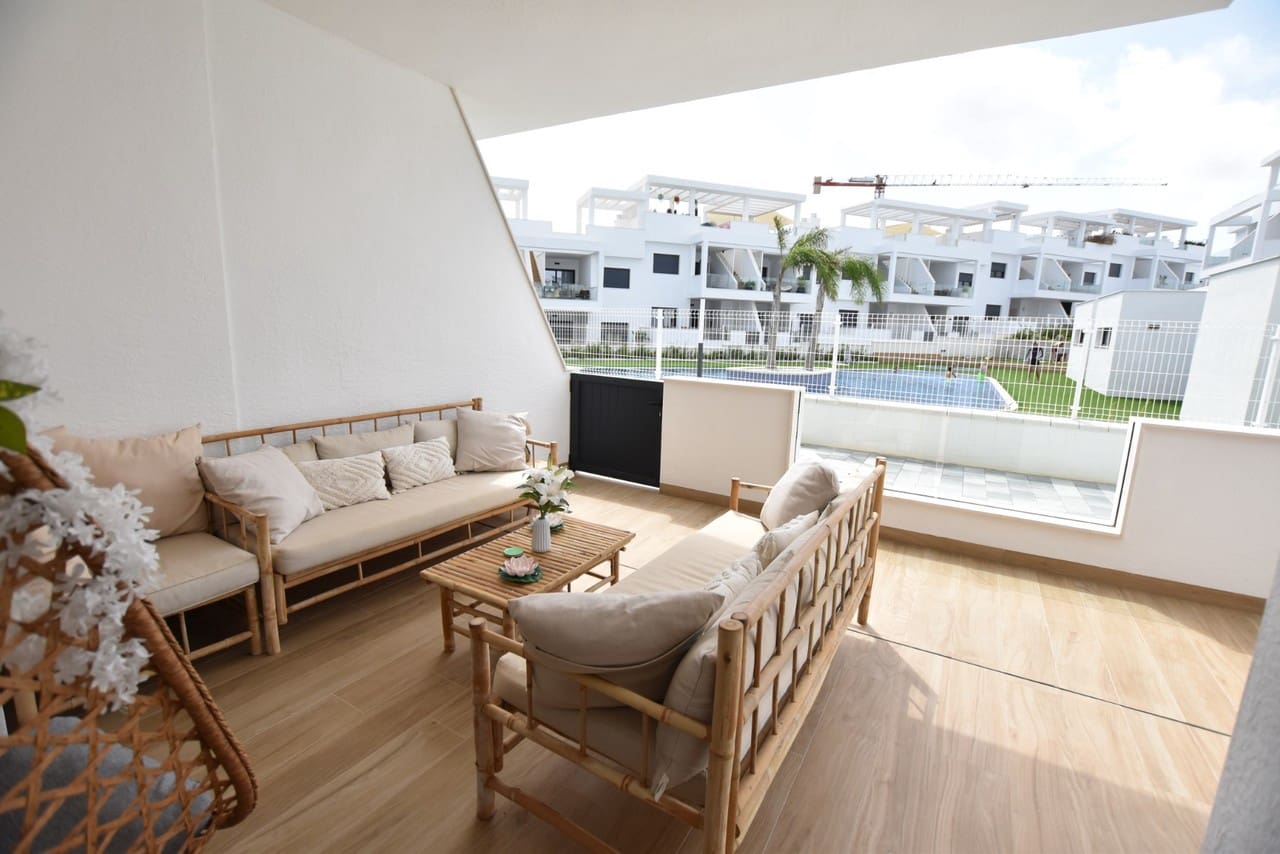 Apartamento de 2 habitaciones en Torrevieja en venta - 299.995 € (Ref: 9171191)