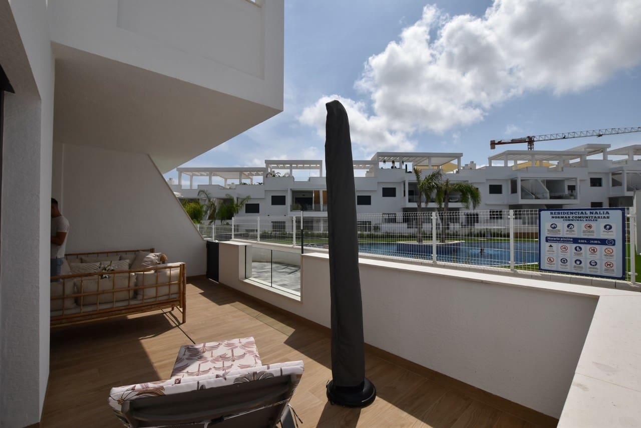 Apartamento de 2 habitaciones en Torrevieja en venta - 299.995 € (Ref: 9171191)