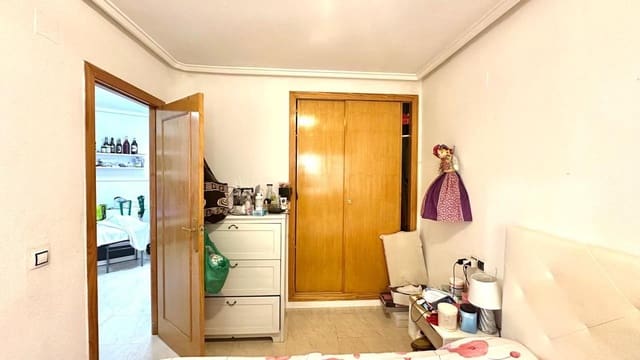 Apartamento de 2 habitaciones en El Molino, Torrevieja en venta con piscina - 139.900 € (Ref: 9176239)