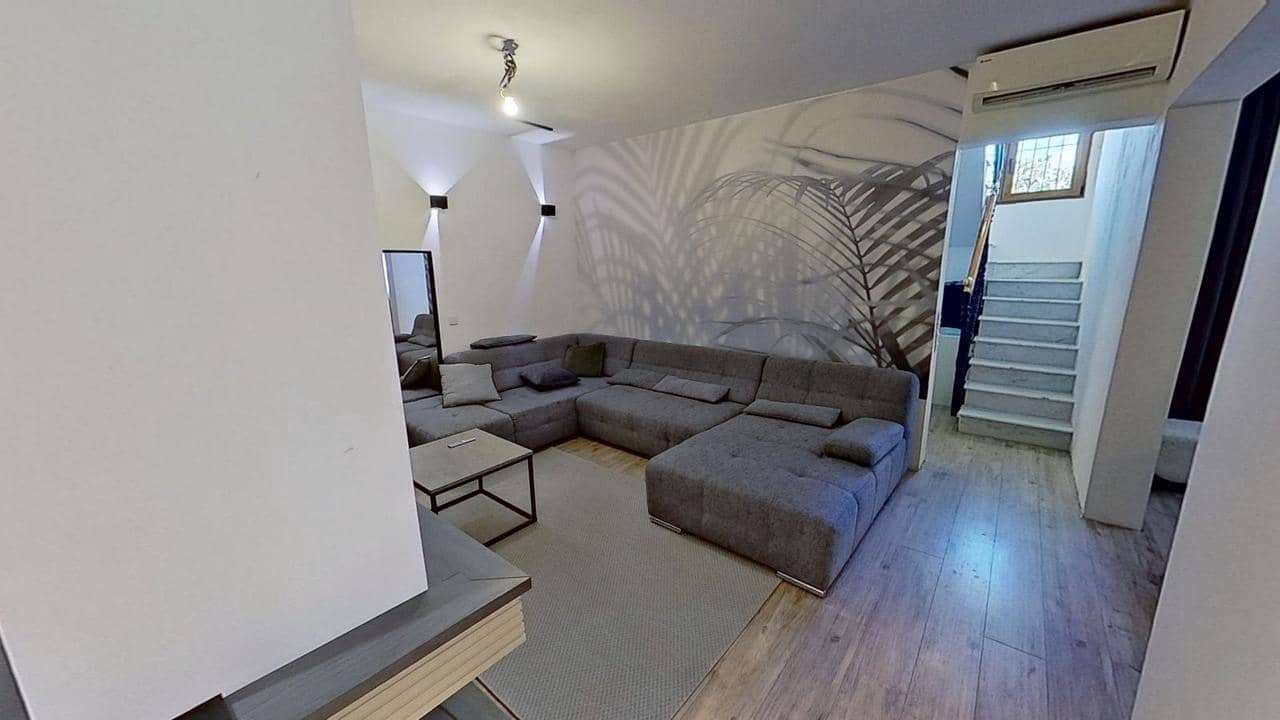 4 bedroom Villa for sale in Torrevieja - € 590,000 (Ref: 9177673)