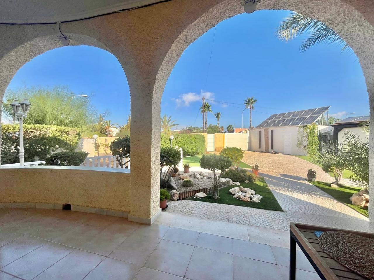 4 bedroom Villa for sale in Torrevieja - € 590,000 (Ref: 9177673)