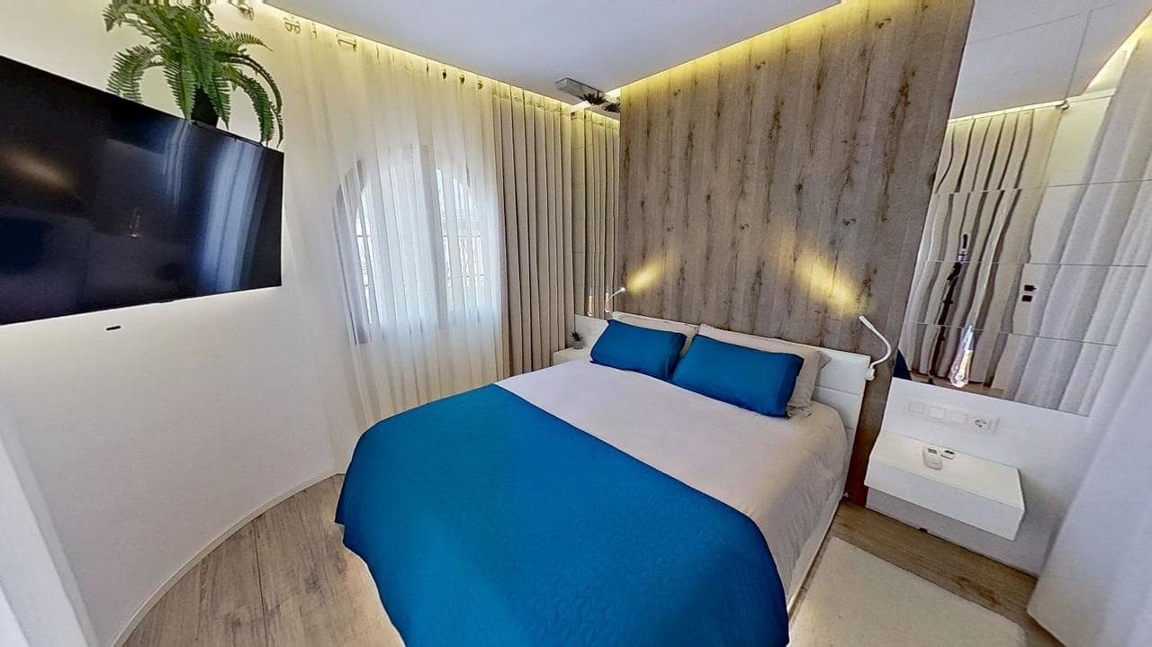 4 bedroom Villa for sale in Torrevieja - € 590,000 (Ref: 9177673)