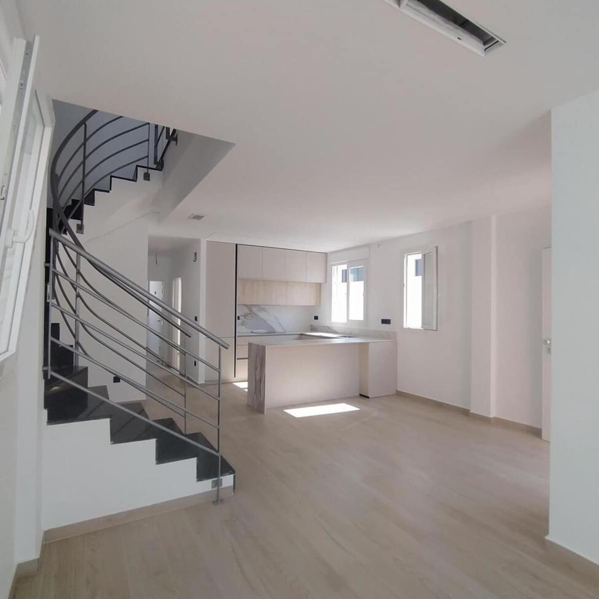 3 soverom Villa til salgs i Torrevieja med svømmebasseng - € 640 000 (Ref: 9186700)