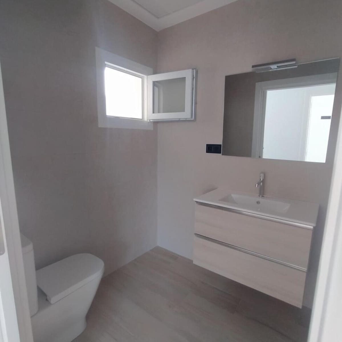 3 soverom Villa til salgs i Torrevieja med svømmebasseng - € 640 000 (Ref: 9186700)